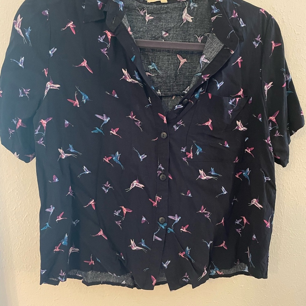 Black Hummingbird Print Women's Crop Top